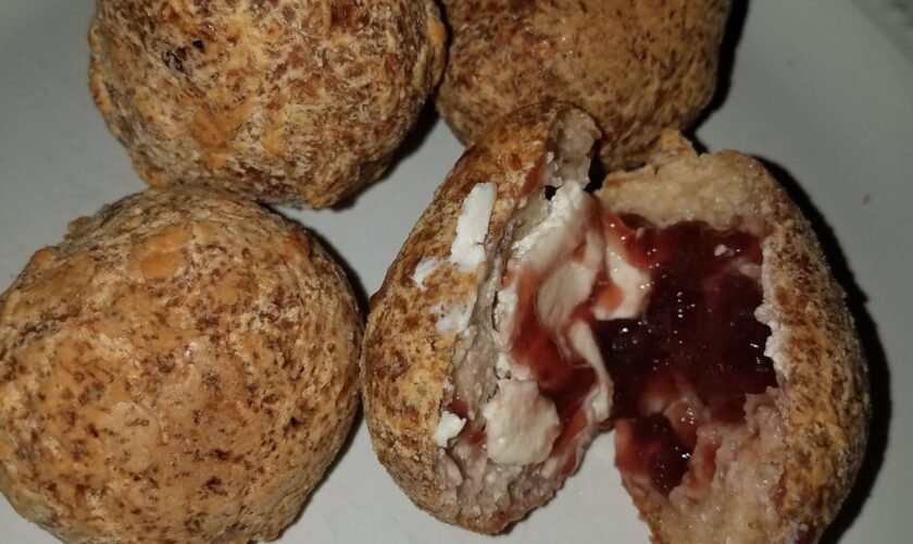 Low-Carb Bread Rolls: Soft and Tasty Keto-Friendly Breads