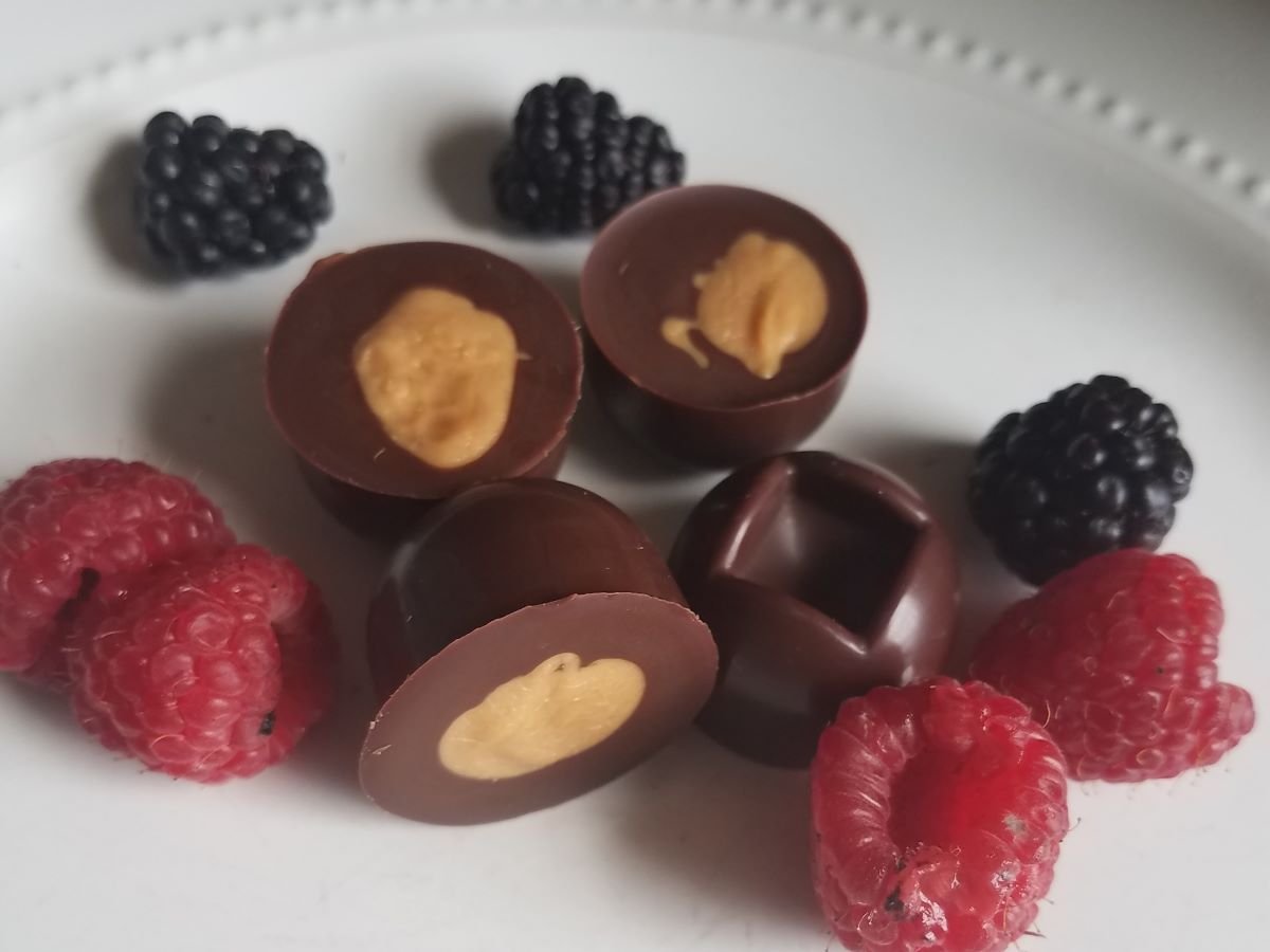 Decadent Low-Sugar Chocolate Bon-Bons: A Sweet Treat with Less Guilt