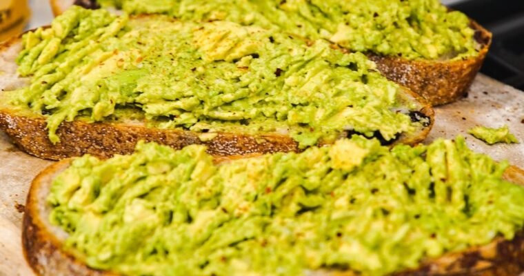 Quick and Healthy Avocado Toast Recipe: Endless Toppings for Any Meal