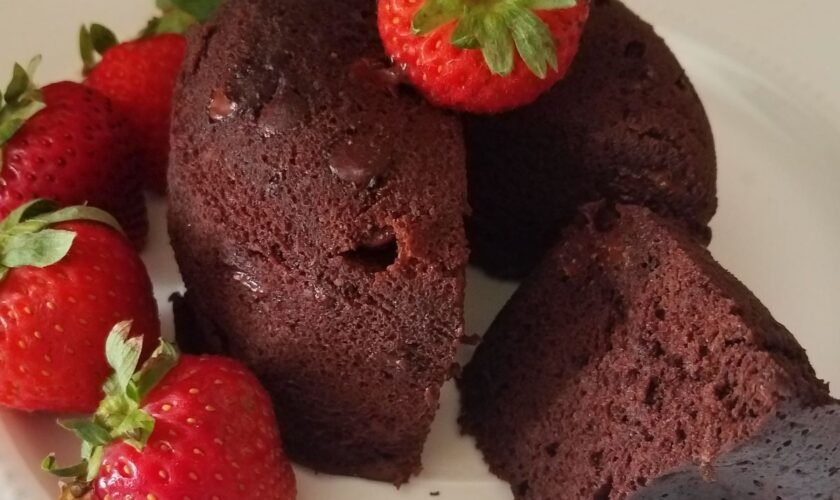Indulge in a Quick and Easy Keto Chocolate Mug Cake – No Oven Required!