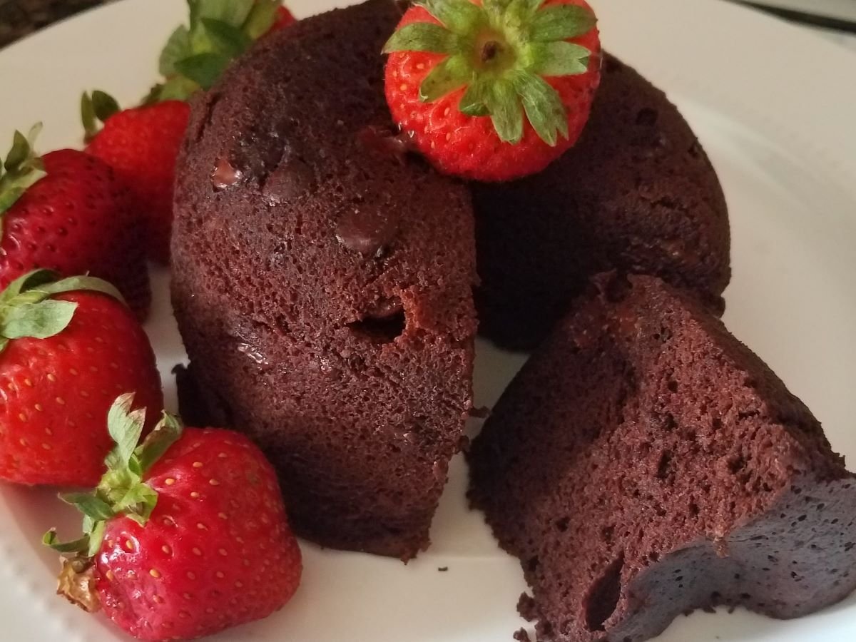 Indulge in a Quick and Easy Keto Chocolate Mug Cake – No Oven Required!